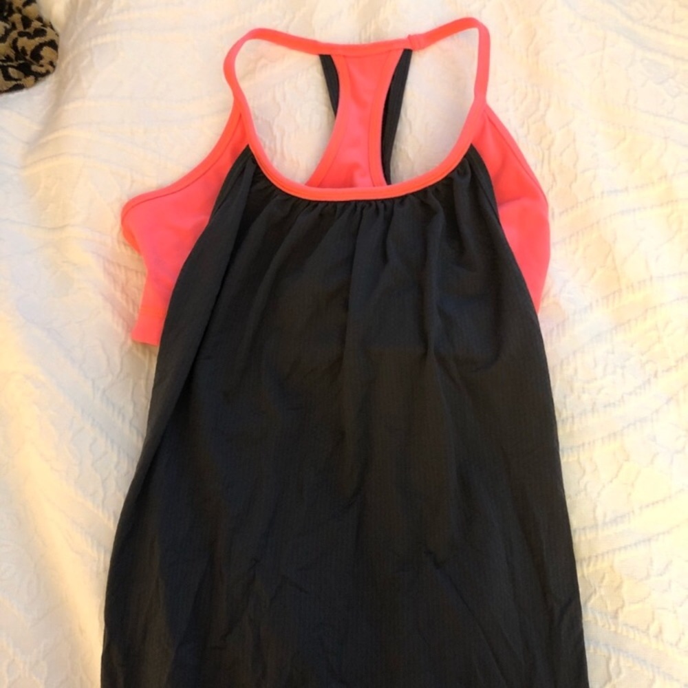 Lululemon tank